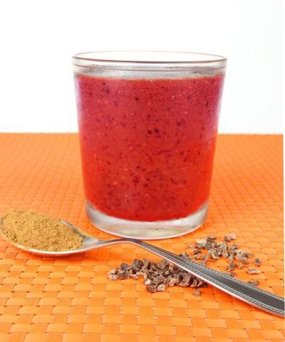 Antioxidant-packed Berry Smoothie feat. Raw Cacao Powder